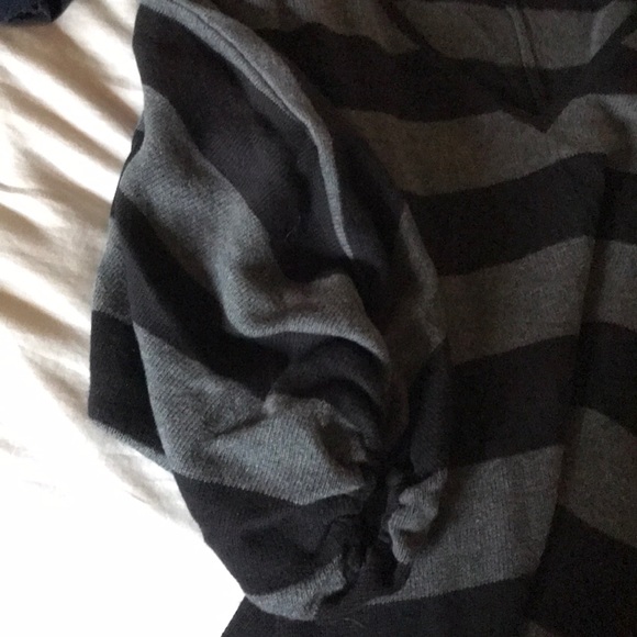 Calvin Klein Sweater - Picture 3 of 3